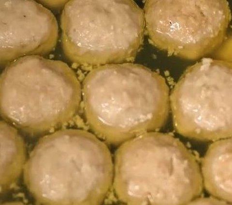 Viral pria jualan bakso modal Rp120.000, utang 2 M lunas.