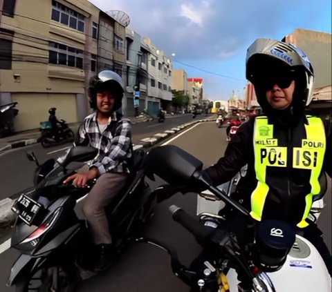 Aturan Sebenarnya Bagaimana Ketika Polisi Menegur Pemotor yang Ngevape di Jalan?