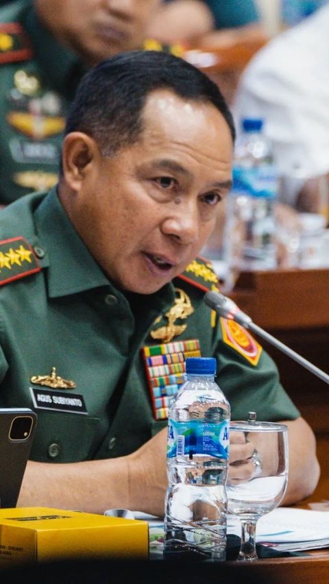 Ia juga turut didampigi oleh para Kepala Staf Angkatan dalam Rapat Kerja Komisi I DPR RI di gedung Nusantara II Jakarta, Kamis, (6/6) kemarin.<br>