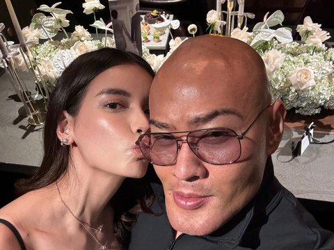 Dinner Romantis, ini Potret Deddy Corbuzier dan Sabrina Chairunnisa di Momen Anniversary Pernikahan ke-2