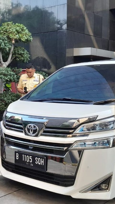 Anak SYL Langsung Serahkan Mobil Mewah Merek Toyota Ini ke KPK Usai Diperiksa Terkait TPPU