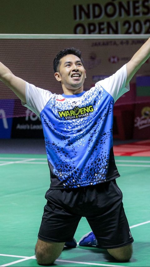 Ekspresi Reza setelah menaklukkan Lee Jhe-Huei/Yang Po-Hsuan pada babak perempat final Indonesia Open 2024 di Istora Senayan, Jakarta, Jumat (7/6/2024). Bola.com/Bagaskara Lazuardi