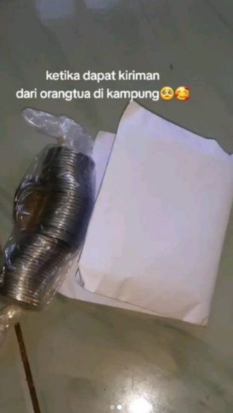 Momen Haru Anak Rantau Dapat Paket dari Orangtua di Kampung, Nilainya Lebih Mahal dari Isinya 