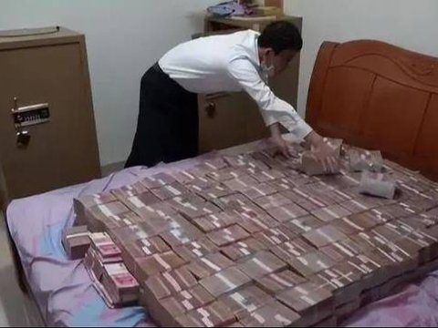 Elderly Keep Billions of Rupiah Under the Bed because They Don't Trust Banks, Stolen Overnight by Grandchildren
