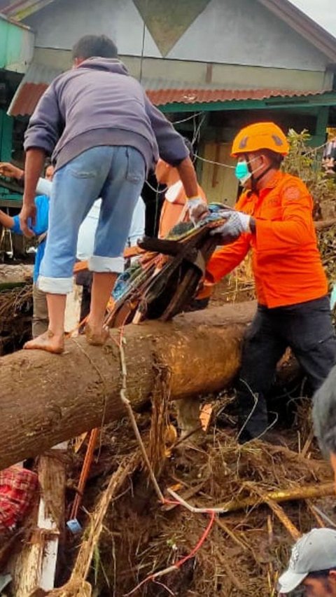 Pencarian Korban Banjir Lahar Dingin Gunung Marapi Dihentikan, 10 Orang Masih Hilang<br>