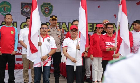 Kemendagri Gelar Pencanangan Gerakan Pembagian 10 Juta Bendera di Penajam Paser Utara