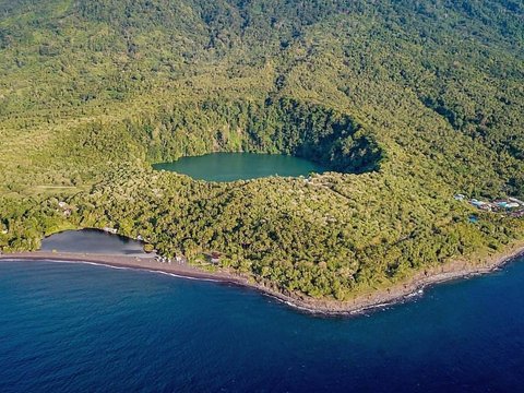 Kisah Pilu di Balik Eksotisme Danau Tolire, Seluruh Penduduk Tenggelam Akibat Kelalaian Kepala Kampung