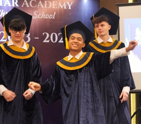 Potret Betrand Peto di Acara Wisuda SMP, Kebersamaan Sarwendah dan Ruben Onsu Curi Perhatian