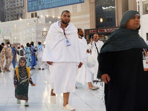 FOTO: Memasuki 2 Dzulhijah 1445 H, Jutaan Jemaah Haji Dunia Mulai Memadati Masjidil Haram