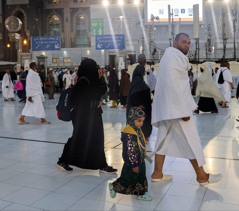 FOTO: Memasuki 2 Dzulhijah 1445 H, Jutaan Jemaah Haji Dunia Mulai Memadati Masjidil Haram