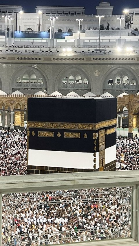 FOTO: Memasuki 2 Dzulhijah 1445 H, Jutaan Jemaah Haji Dunia Mulai Memadati Masjidil Haram