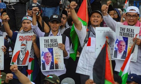 FOTO: Aliansi Rakyat Indonesia Bela Palestina Kecam Serangan Brutal Israel di Patung Kuda