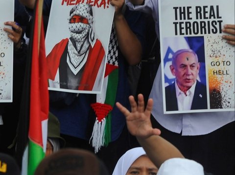 FOTO: Aliansi Rakyat Indonesia Bela Palestina Kecam Serangan Brutal Israel di Patung Kuda