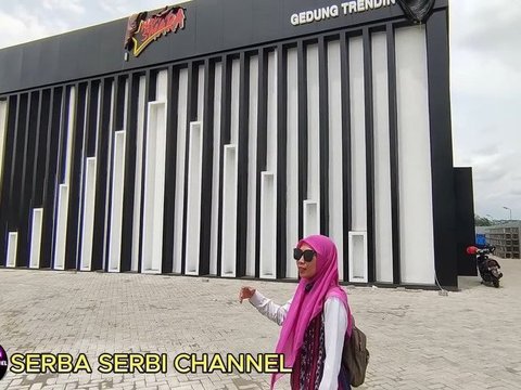 Penampakan Gedung Trending, Bangunan Milik Happy Asmara yang Menjadi Tempat Pernikahannya dengan Gilga Sahid