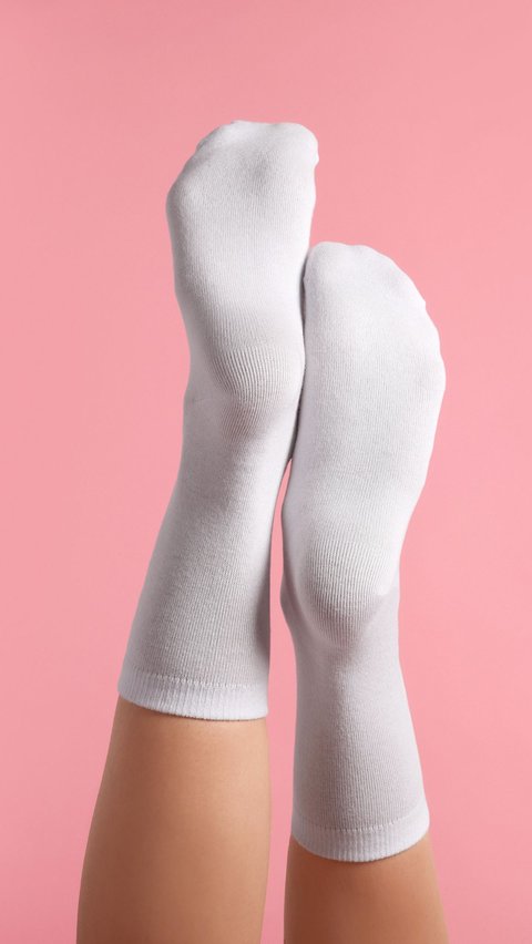 The Phenomenon of the War of Socks between Gen Z and Millennials