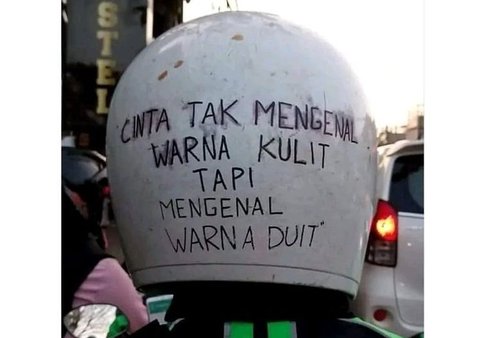 3. Penentu cinta adalah warna uang