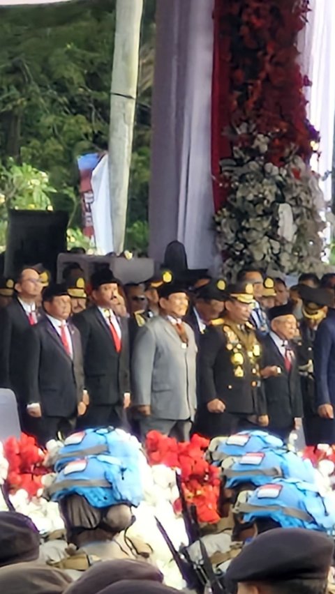 Usai Operasi Cidera Kaki, Prabowo Hadiri HUT ke-78 Bhayangkara di Monas