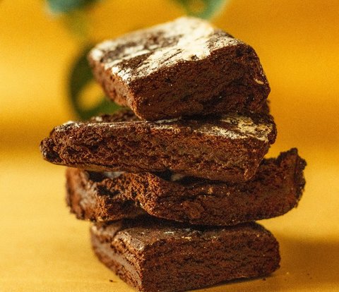 Low-Calorie, High-Protein Brownie Recipe for Healthy Snacking