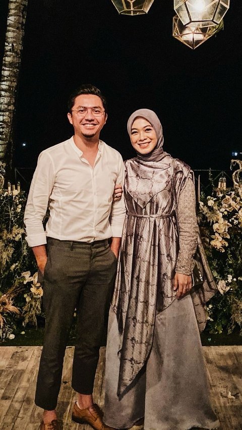 7 Potret Romantis Omesh dan Dian Ayu di Momen Anniversary Pernikahan ke-12, Dapat Pesan Manis dari Anak-anak yang Bikin Terenyuh