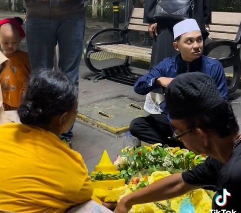 Viral Aksi Pria Ajak Orang-orang di Jalanan Makan Tumpeng Bareng saat Hari Ulang Tahunnya, Banjir Pujian