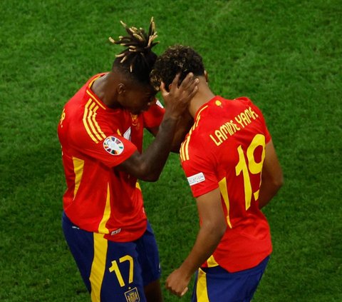 FOTO: Cetak Sejarah! Ini Gol Cantik Lamine Yamal yang Antarkan Spanyol ke Final Euro 2024