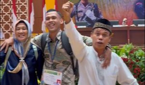 Meski sudah gagal berkali-kali, Ia tidak pantang menyerah. Di tahun 2024 ini, Ia kembali mencoba mendaftar. Tak disangka, kali ini Ia berhasil lolos seleksi anggota Polri. <br>