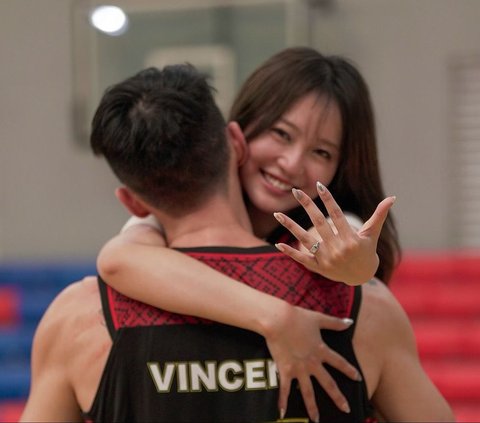 Romantic, Vior's Moment of Receiving Vincent's Proposal