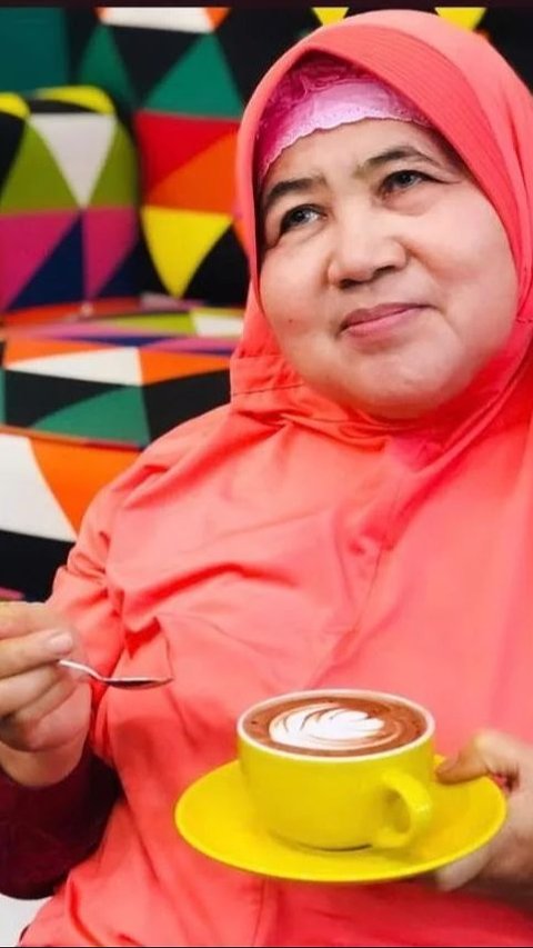 Belum lagi, Mamah Dedeh syuting menjadi pendakwah di TV.