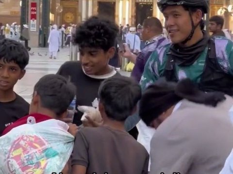 Momen Pria Asal Indonesia Akhirnya sampai di Madinah usai Gowes selama 185 Hari Ini Viral, Tuai Pujian