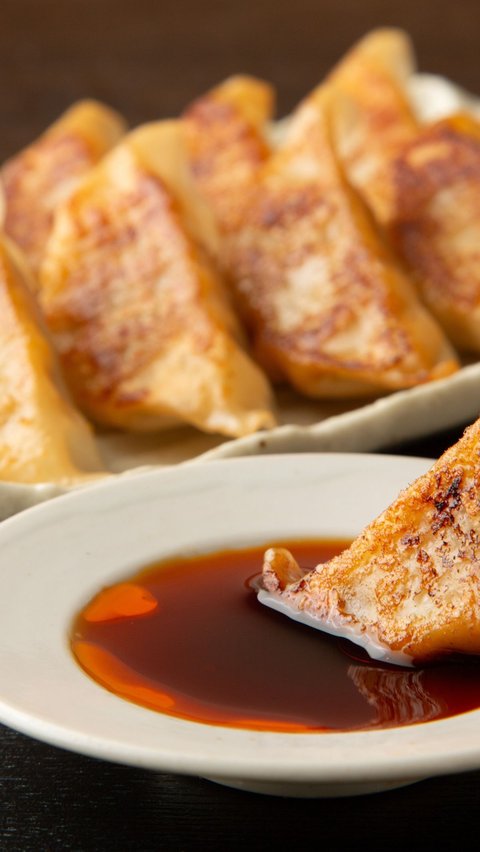 No Need to Go Far to China, Try Making Szechuan Chicken Dumplings at Home