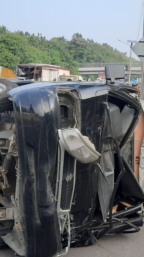 Bus Primajasa Sebabkan Kecelakaan Beruntun di Tol Cipularang, 3 Orang Jadi Korban