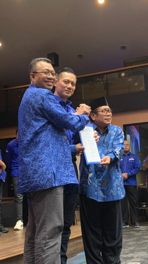 AHY Serahkan Rekomendasi Nasir-Wardan ke Pilgub Riau dan Zulkieflimansyah-Suhaili ke Pilgub NTB