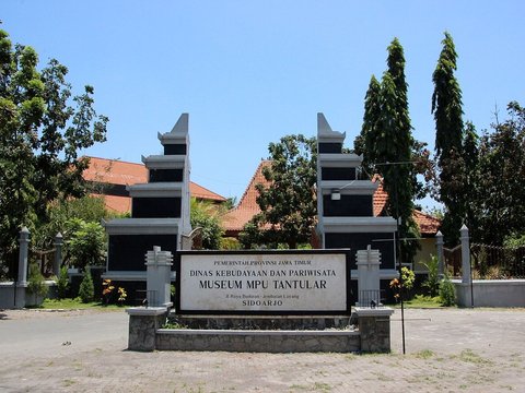 Potret Arca Durga dari Candi Jawi, Patung dengan Wajah Cantik dan Tubuh Menggairahkan