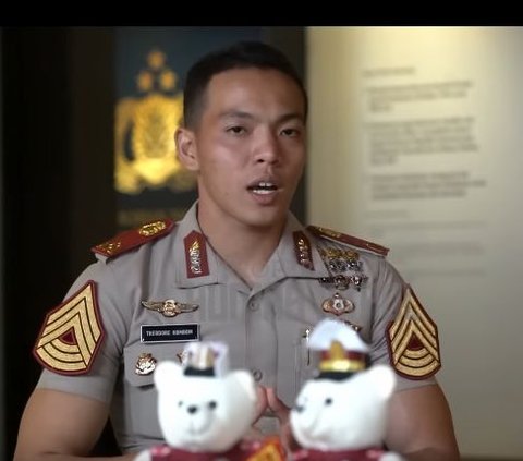 Ikuti Jejaknya jadi Polisi, Tangis Haru Ibu Theodore Gomgom Tahu Sang Anak Raih Adhi Makayasa