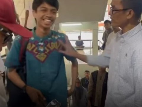 UNM Lecturer Goes Viral Urging Students Protesting the Obligation to Buy Rp250 Thousand Almamater