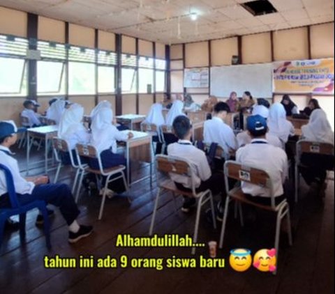 Hari Pertama Tahun Ajaran Baru, Begini Momen Perjuangan Guru yang Mengajar di Desa Terpencil