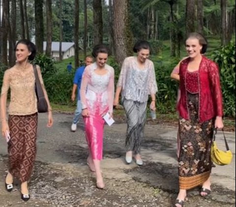 Super Fun, Coordinated Style of Foreigners Attending a Party Wearing Kebaya with Big Hairdos