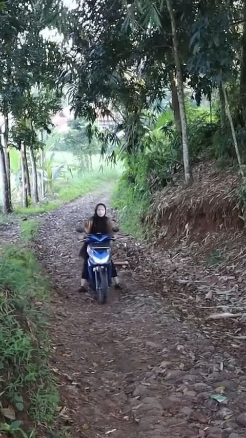 Kondisi Pilu Kampung Asri di Pedalaman Cianjur, Warga Keluhkan Jalan Rusak hingga Susah Listrik