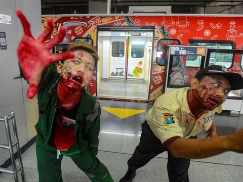 FOTO: Menguji Nyali Merasakan Sensasi Horor Dikejar Zombie Naik Kereta LRT di Stasiun Pegangsaan Dua