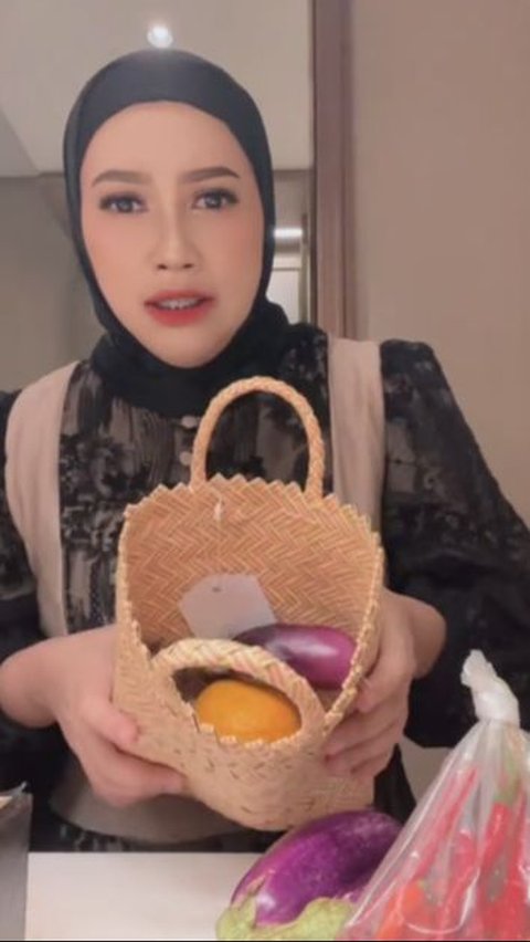 Viral Isi Suvenir Pernikahan Selebgram Clarissa Putri, Ada Buah hingga Sayur Segar