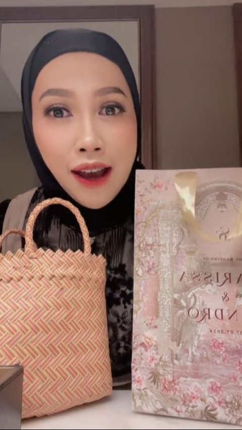 Viral Isi Suvenir Pernikahan Selebgram Clarissa Putri, Ada Buah hingga Sayur Segar<br>