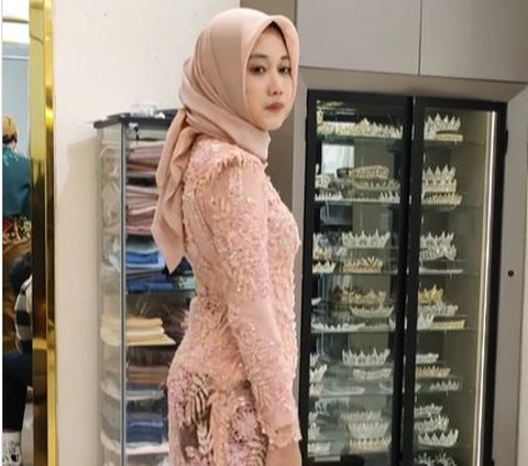 Keanggunan Kebaya Lamaran Putri 'Sultan' Sidoarjo nan Viral, Intip Detailnya