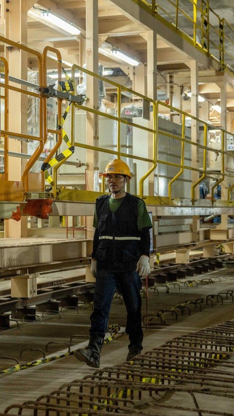 Terhubungnya Stasiun Glodok dan Stasiun Kota itu ditandai dengan selesainya pembangunan terowongan sisi utara atau northbound oleh mesin bor terowongan (Tunnel Boring Machine) 1. Foto: Liputan6.com/Herman Zakharia