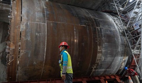 Dalam keterangannya, MRT Jakarta mengungkapkan bahwa TBM 1 mulai membangun terowongan dari sisi utara Stasiun Glodok menuju sisi selatan Stasiun Kota.