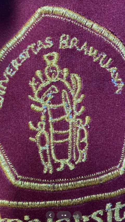 Portrait of Brawijaya University Logo Embroidered on Sash, Its Appearance Makes People Laugh