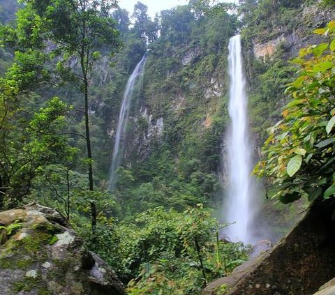 Hadirkan Sensasi Kabut Eksotis, Curug Cileat Subang Dijamin Sembuhkan Hati yang Kusut