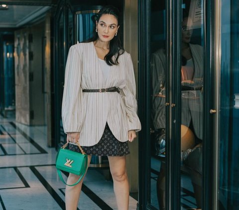 7 Portraits of Luna Maya's Walk In Closet, Like a Branded Fashion Store in the Mall, Super Luxurious!