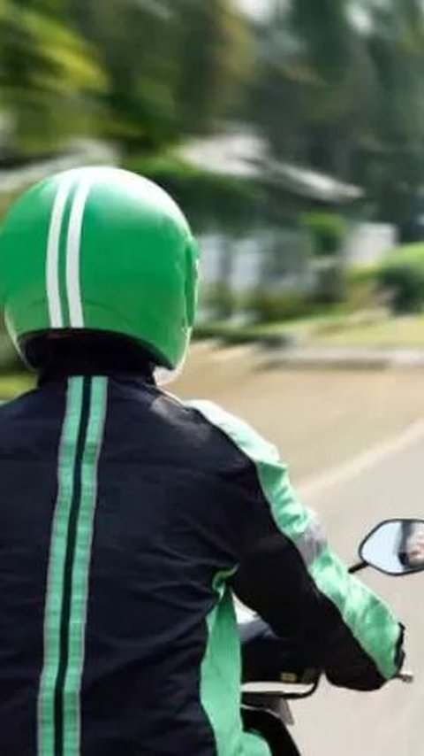 Kisah Haru Wanita Bantu Driver Ojol yang Alami Apes saat Berasnya Jatuh di Jalan, Penuh Makna Mendalam<br>