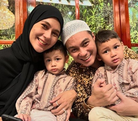 Rumah Tangga dengan Paula Verhoeven Dikabarkan Retak, Baim Wong Disorot Tiba-tiba Pamer Foto Gendong Bayi