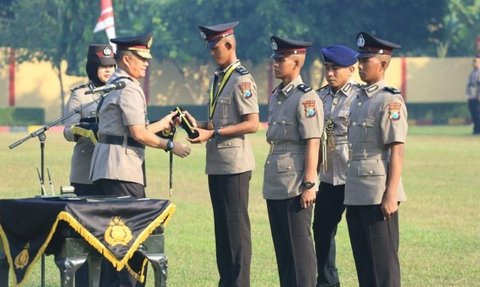 4 Anak Yatim Piatu Lulus Jadi Polisi, Pesan buat Almarhum Sungguh Mengharukan